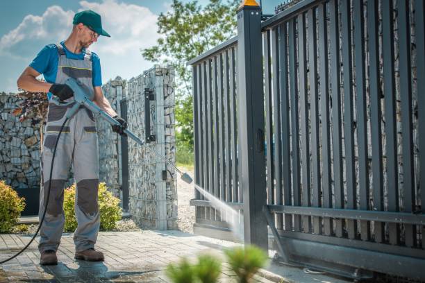 Best Animal Enclosure Cleaning  in Rosharon, TX